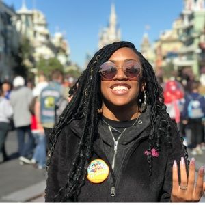 Meet your Posher, Avion